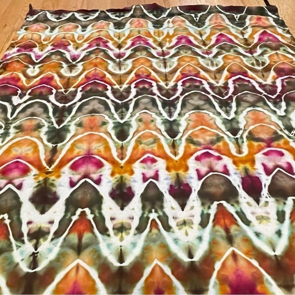 Hand tie dyed wall hanging flag tapestry in a 52x32" psychedelic earth large - Picture 4 of 7